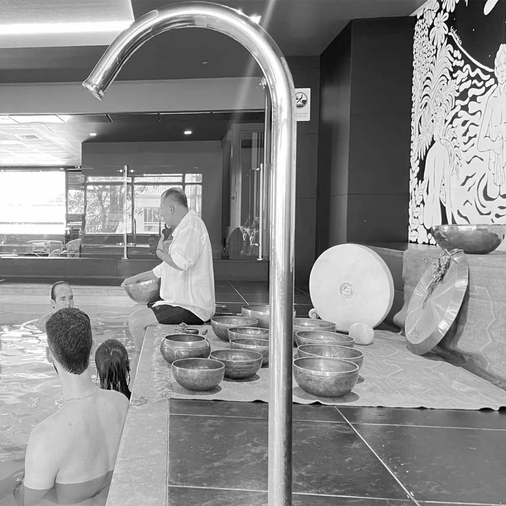 Una sesión de sound healing con cuencos